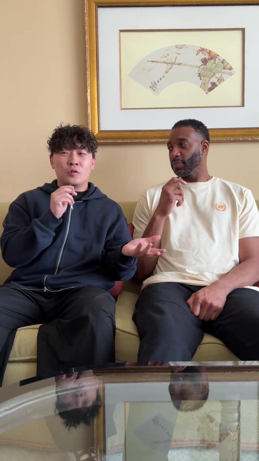 小伙子你真勇啊，在麦迪面前“那个，那个”的